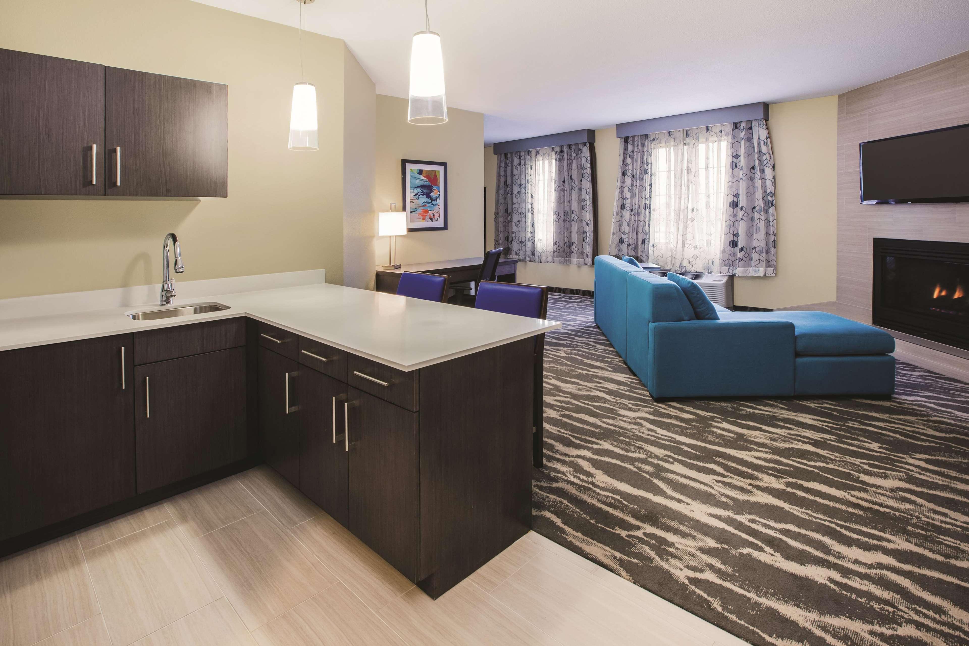 La Quinta By Wyndham Kokomo Exterior photo
