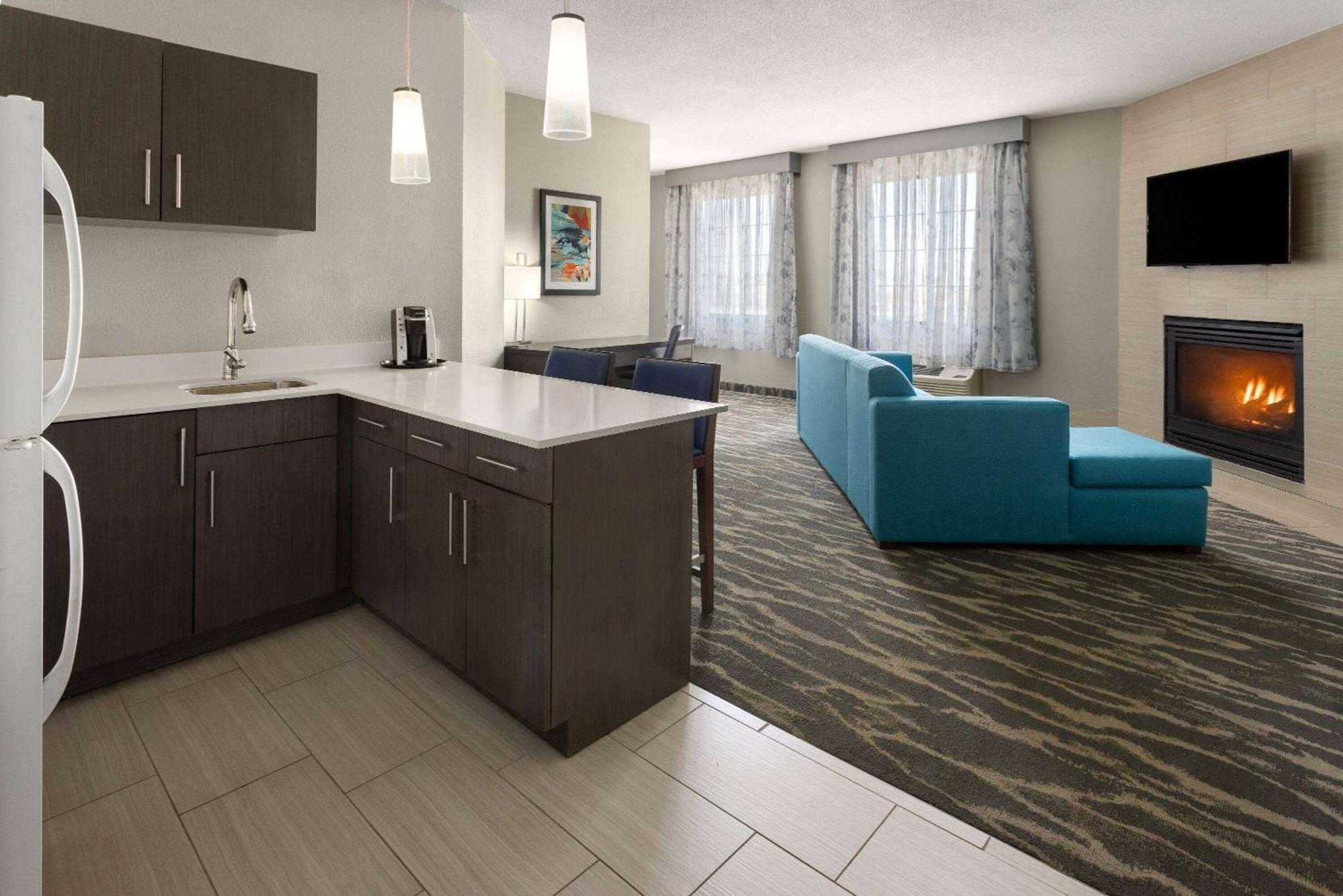 La Quinta By Wyndham Kokomo Exterior photo